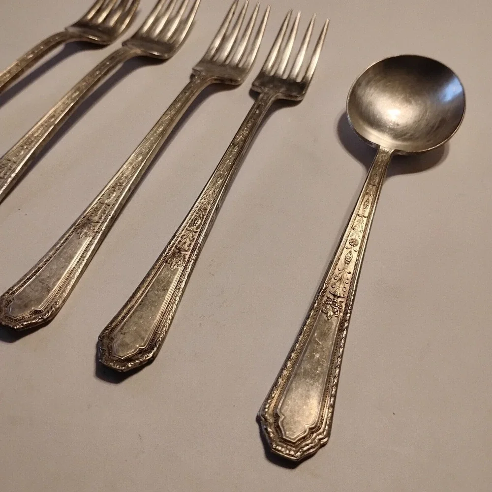 Wm Rogers CHALFONTE Silverplate International 1926 Silverware 4-Dinner‎ Forks